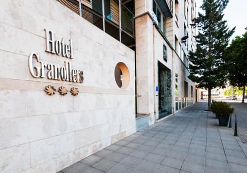 Hotel Granollers, Front of property