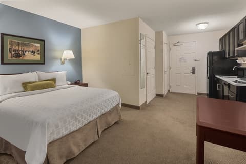 Candlewood Suites Raleigh Crabtree by IHG, Room