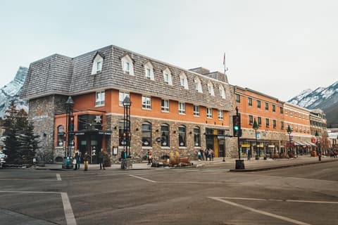 Mount Royal Hotel, Exterior