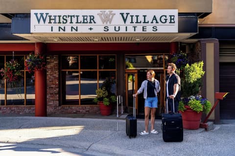 Whistler Village Inn And Suites, Front of property
