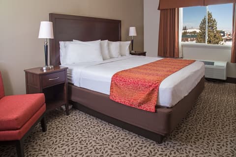 Gray Wolf Inn & Suites, Room