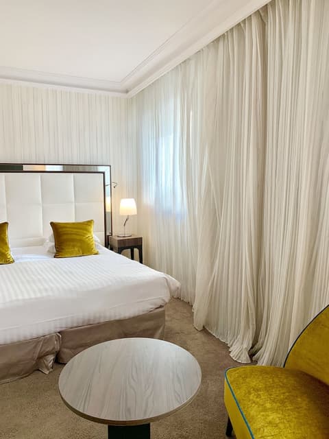 Hôtel Le Canberra, Room