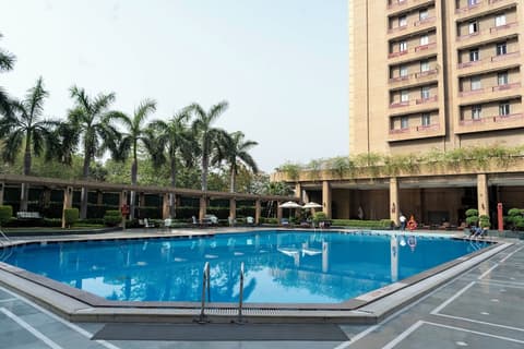 Eros Hotel New Delhi, Nehru Place, Pool