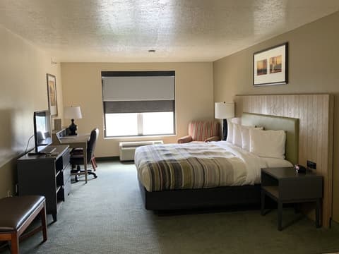Country Inn & Suites by Radisson, West Valley City, UT, Room