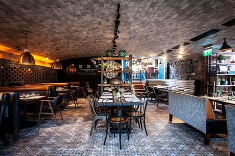 The Address Connolly, Restaurant