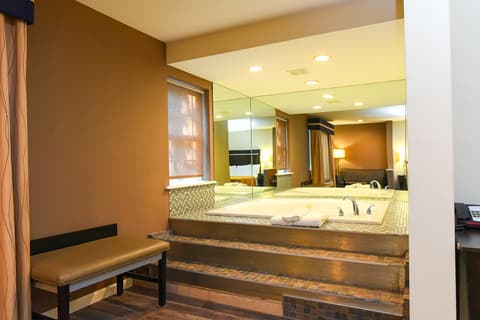 Capital Inn & Suites, Room