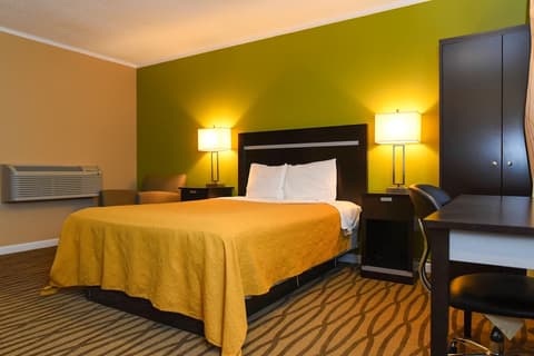 Capital Inn & Suites, Room