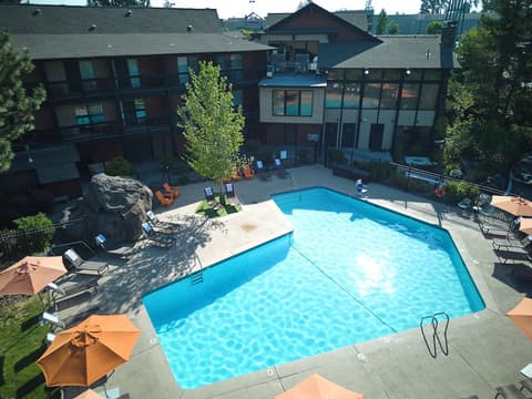 Riverhouse Lodge, Pool