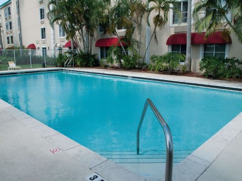 La Quinta Inn & Suites by Wyndham Sawgrass, Pool