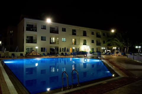 Helios Bay Hotel Apartments, Pool