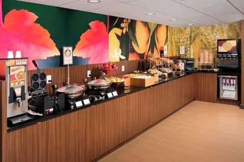 Fairfield Inn & Suites Albany East Greenbush, Breakfast meal