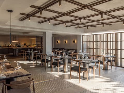 Lindos Mare, Restaurant