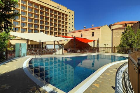 Armenia Marriott Hotel Yerevan, Pool