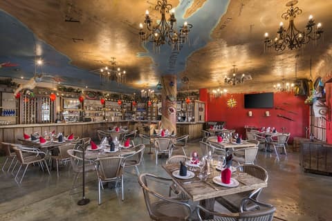 Marina Fiesta Resort & Spa, Restaurant