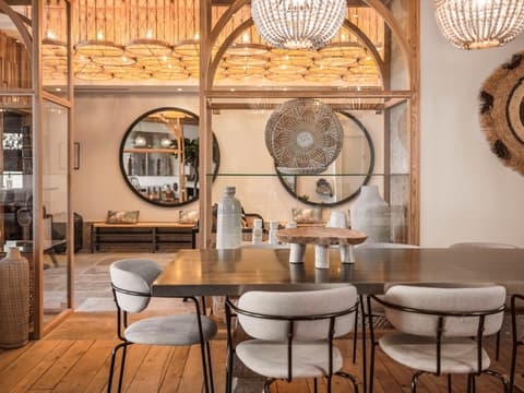 Maisons du Monde Hôtel & Suites - Marseille Vieux Port, Lobby sitting area