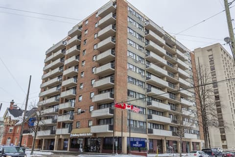 Ottawa Embassy Hotel, Property grounds