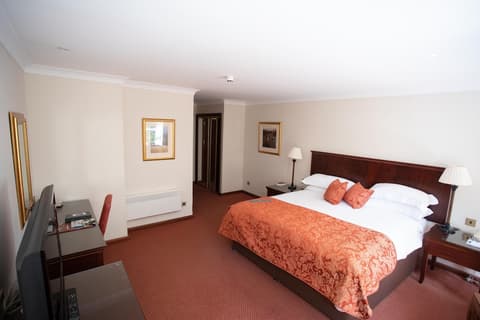 Macdonald Norwood Hall Hotel, Room