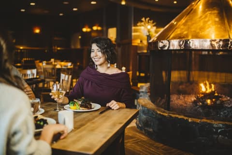 The Explorer Hotel Yellowknife, Dining