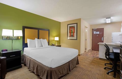 Extended Stay America Select Suites Springfield South, Room