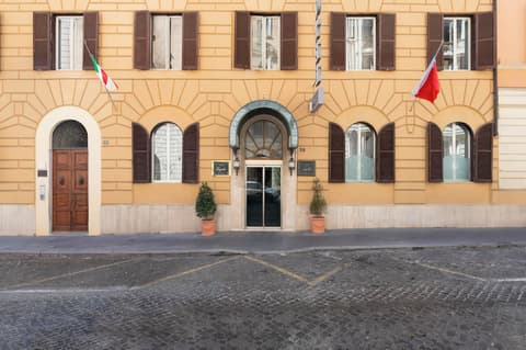 Hotel Virgilio, Front of property