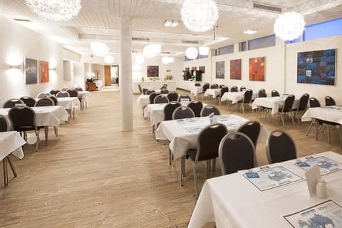 Fosshotel Lind, Dining