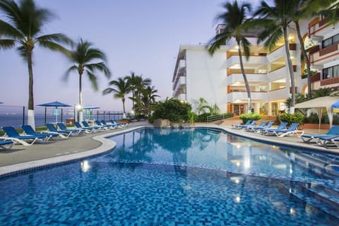 El Pescador Hotel, Pool