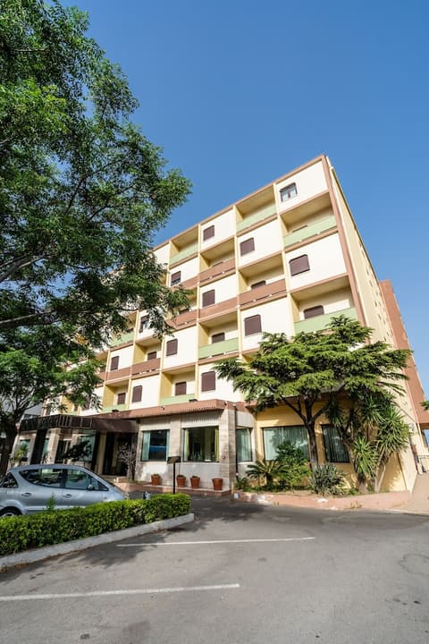 Europa Palace Hotel, Front of property