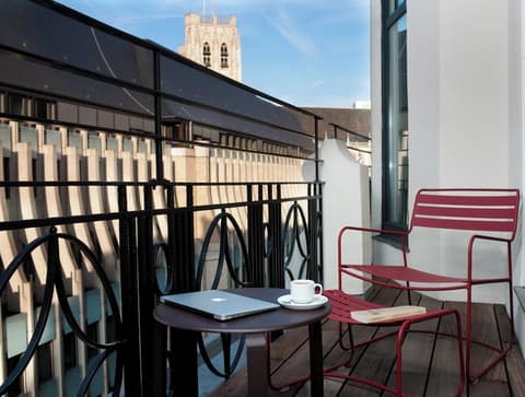 9Hotel Central, Living area