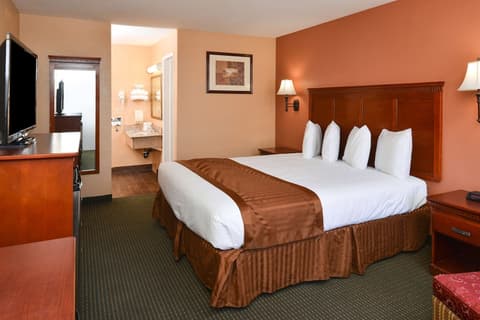 Americas Best Value Inn & Suites Bakersfield E, Room
