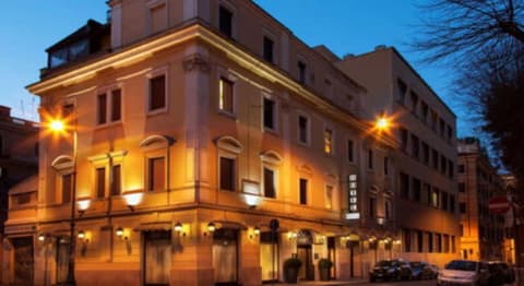 Hotel Piemonte, Front of property