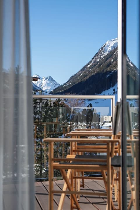 Hotel Madlein, Balcony
