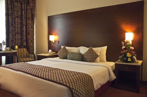 Regent Palace Hotel, Room