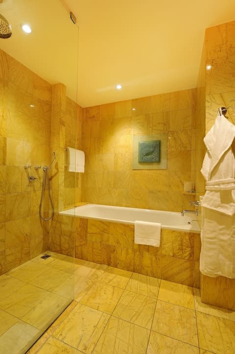 Regent Warsaw Hotel, Room