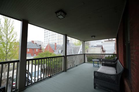 The Inn on Ferry Street, Room