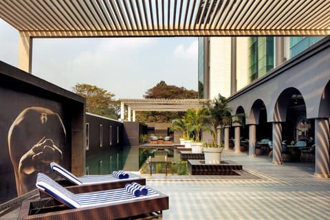 Radisson Blu Atria Bengaluru, Outdoor pool