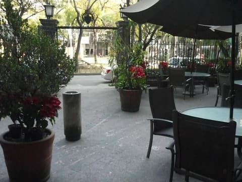 Bristol Hotel, Balcony