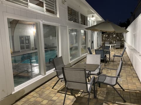 Stargazer Inn and Suites, Terrace/patio