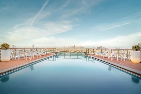 Golden Sands-Dubai Creek, Rooftop pool