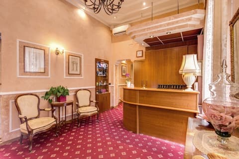 Hotel Martini, Reception