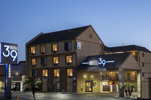 Hotel 39 Westminster, Front of property