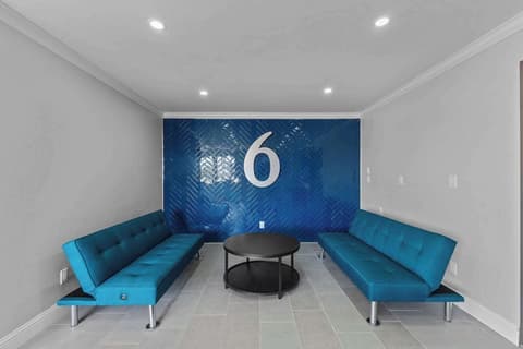 Motel 6 Brighton CO Denver Northeast, Lobby