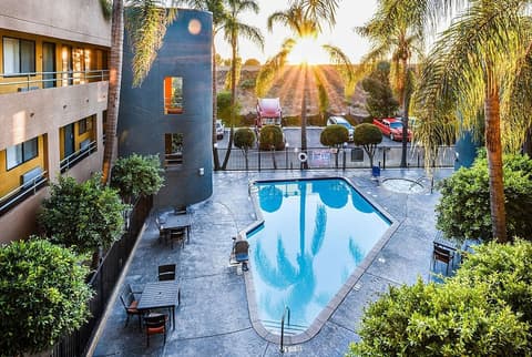 Travelodge by Wyndham Commerce Los Angeles Area, Pool
