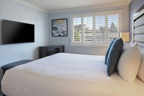 City Express By Marriott Manhattan Beach, Room