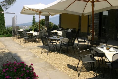 Hotel Villa Dei Bosconi, Outdoor dining
