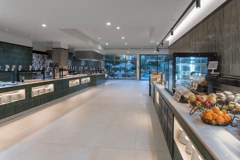 Atlantic El Tope, Restaurant