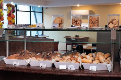 Rede Andrade LG Inn, Coffee and/or coffee maker