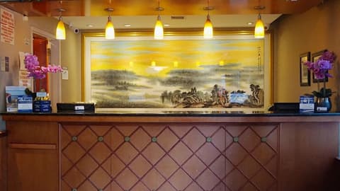 Best Western Queens Court Hotel, Reception