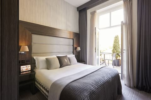 Eccleston Square Hotel, Room
