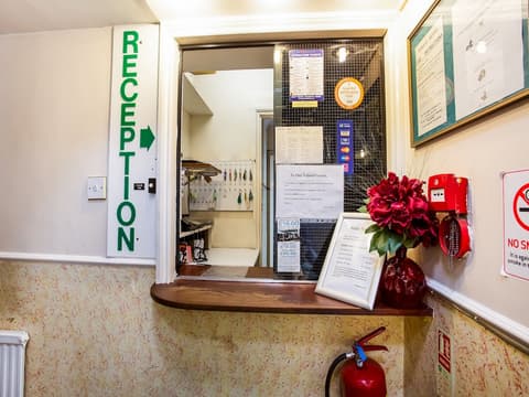 Enrico Hotel, Reception