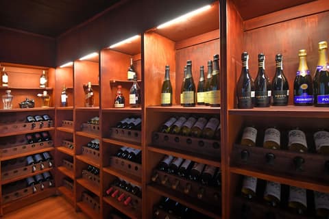 The Westmarine Waterfront Hotel, Winery